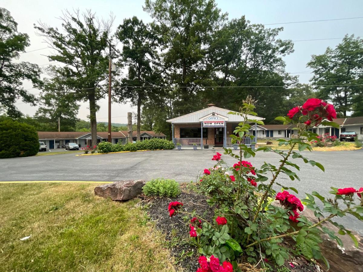 Pennswoods Inn Manheim Exterior foto